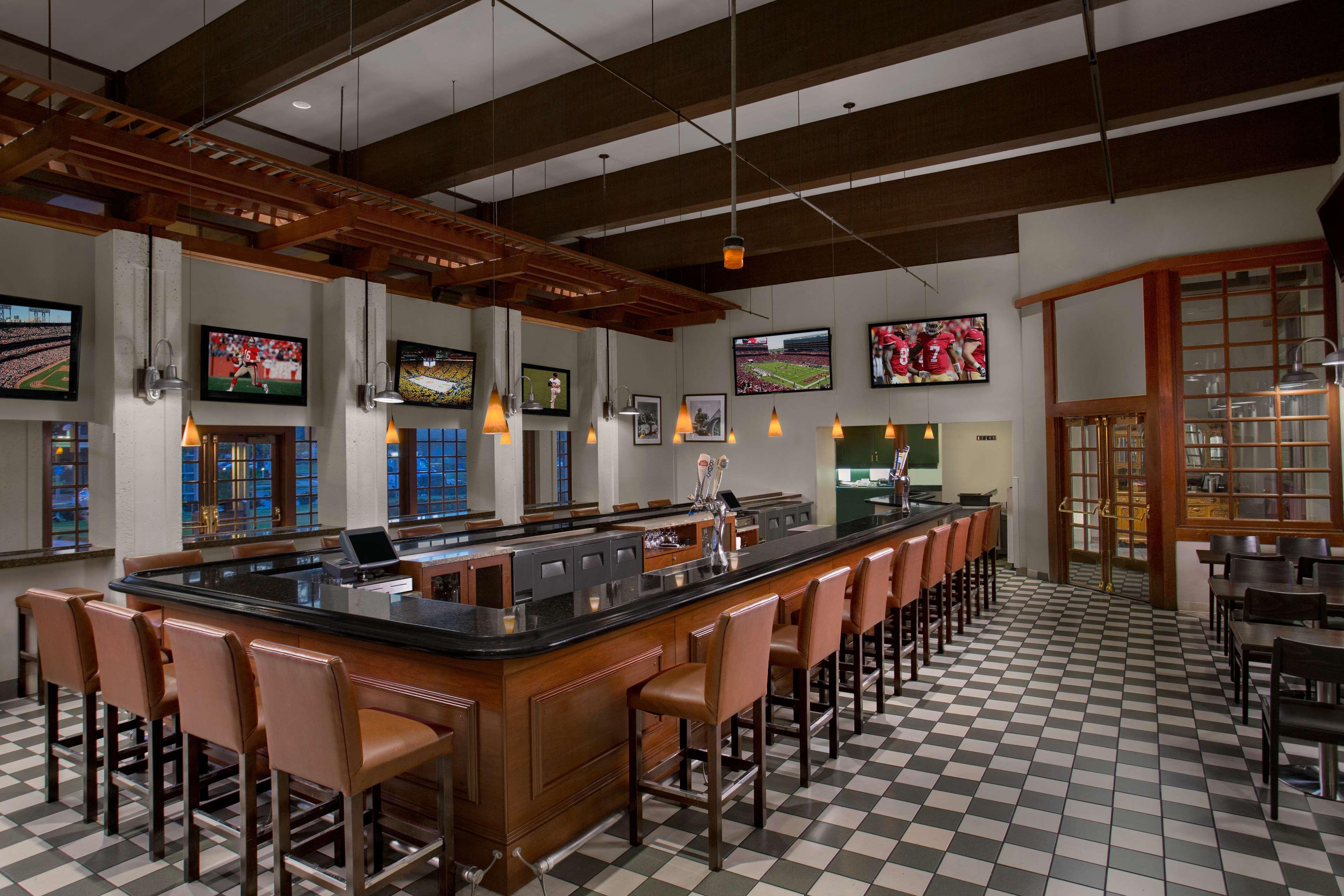 Hilton Oakland Airport Hotell Eksteriør bilde